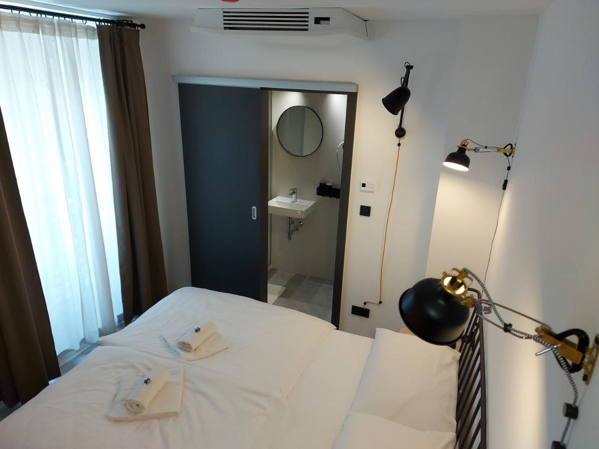 Bed & Breakfast Mozaik ลูบลิยานา ภายนอก รูปภาพ