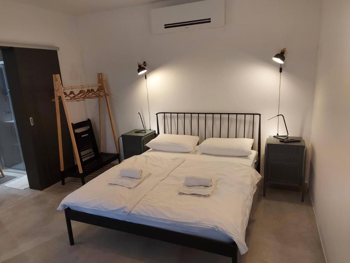 Bed & Breakfast Mozaik ลูบลิยานา ภายนอก รูปภาพ